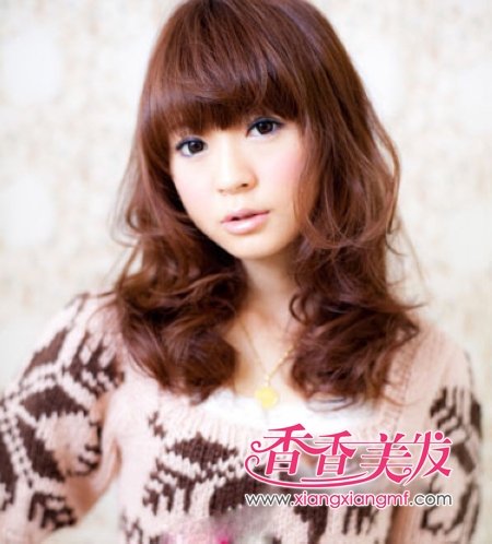 2012年适合大脸<em>女生</em>发型图片 <em>冬日</em>OL发型(2)_