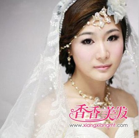 <em>新娘</em>婚发 最新时尚<em>新娘发型</em>(9)