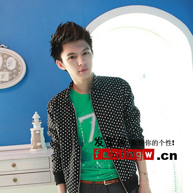 <em>初中男学生发型</em>时尚简单男学生<em>发型</em>大全