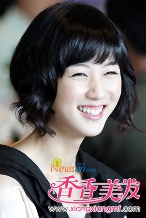 韩国圆脸型女明星短发发型是怎样的(
