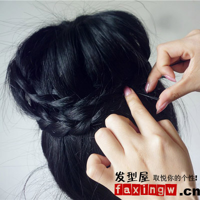 <em>怎样扎头发好看</em>图解 手把手教你扎<em>头发</em>的方法