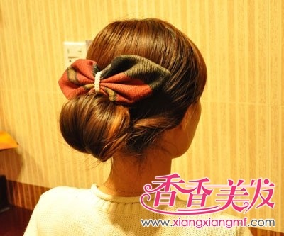 一分钟韩式盘发图解 一分钟简单盘发为你讲解