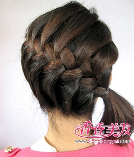 <em>韩式</em>蝎子辫的<em>扎头法</em> 简单蝎子辫扎法(4)