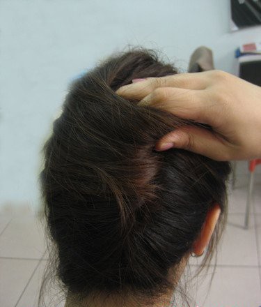 <em>韩国盘发发型扎法</em>的不同(2)