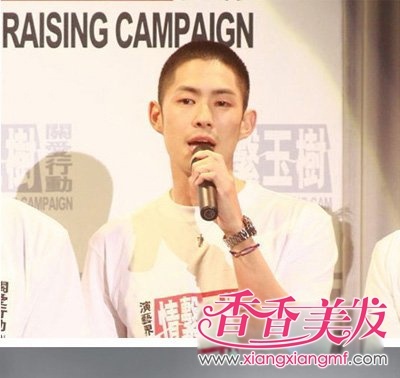 <em>男士</em>子弹<em>头发型</em> <em>男生</em>另类<em>发型</em>的表现(2)