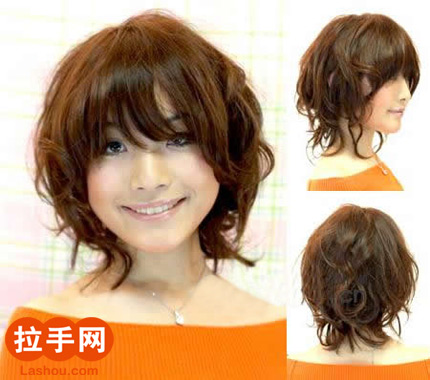 <em>紫红色头发好看吗</em> 紫红色头发有什么样的发型