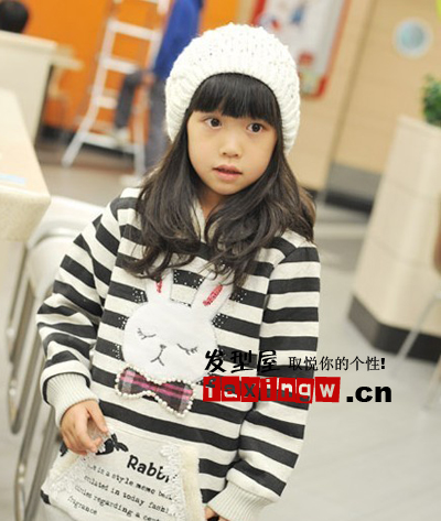 简单教女孩如何梳漂亮好看头发 教你梳小女孩