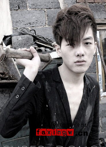 青春的非主流<em>男生烫发</em>个性十足(2)