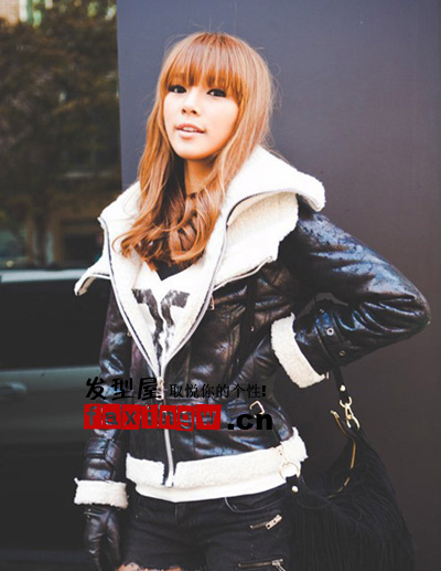 冬季<em>长头发怎样</em>打理 长发发型设计步骤详解