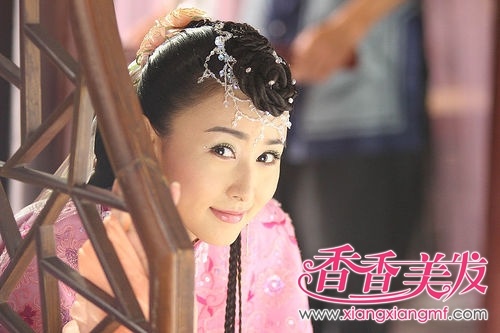 清朝漂亮女子发型梳法(15)_www.xiangxiangm