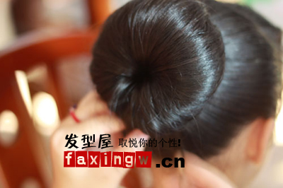 小学生可爱发型扎法+学生扎头发的方法魅力特色