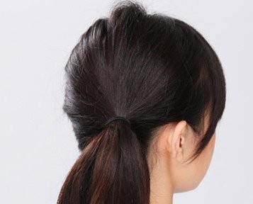 漂亮女生如何扎好看的马尾