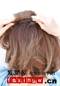 怎样梳出<em>简单</em>好看的发型 可爱<em>漂亮发型梳法</em>解