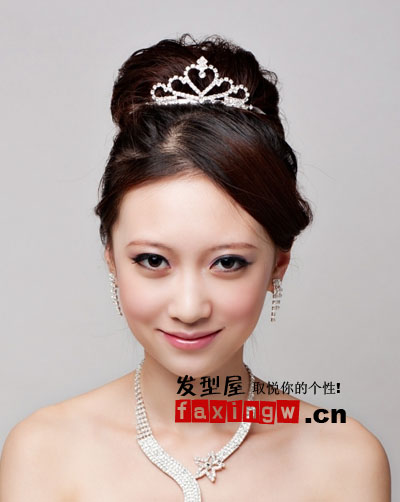 漂亮的新娘晚宴发型(2)