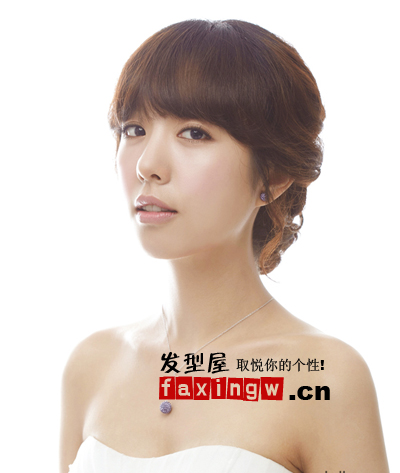 重塑简单的新娘发型 窥探最可爱的新娘发型图