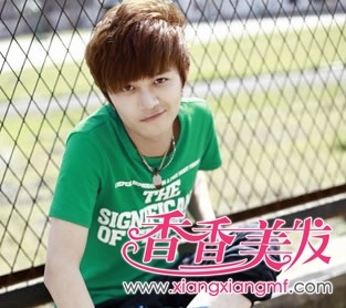 款适合中学生男生的发型 2013 最热 男学生发型短发推荐 高清图片