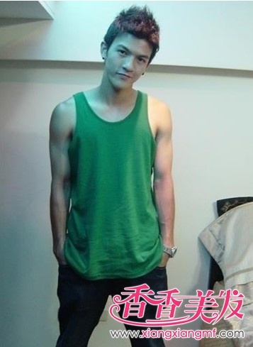 <em>男生短刘海发型</em>图片 男生刘海短发<em>发型</em>流行魅