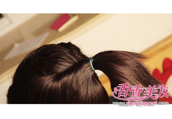 <em>发型</em>设计自己<em>盘发</em> <em>盘发</em>详细步骤方法<em>讲解</em>(5)