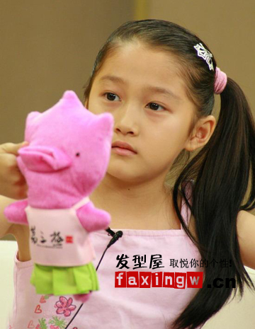 小学生怎样<em>梳头</em>更加好看