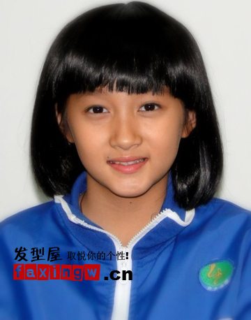 小<em>学生</em>怎样梳头更加<em>好看</em> <em>学生梳</em>的时尚<em>发型</em>(3