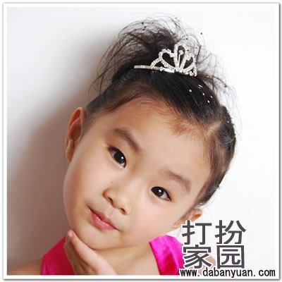 减龄短发小女孩扎头发 小孩短头发的扎法发型(2)