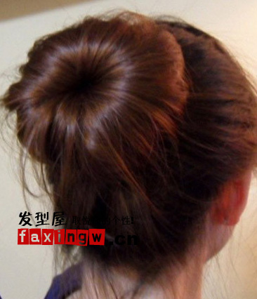 用盘发器盘头发的方法图解大全