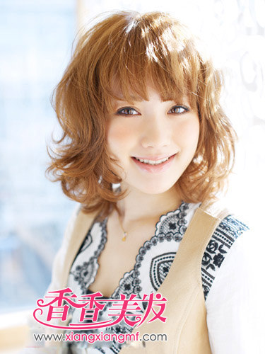 脸型大的人适合什么发型 全面的大脸适合的发