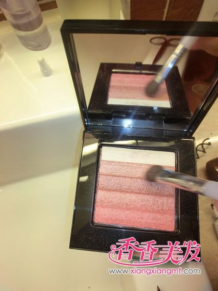 ����β+��ױ����ϵ��������