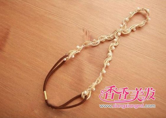 �ٱ䷢����90��Ů������ͼƬ