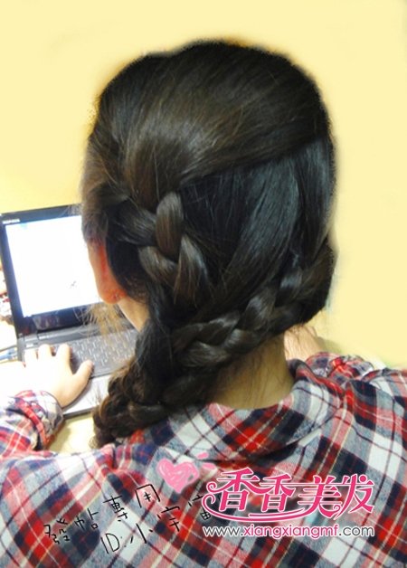 ��ѧ����β��Ů��2012������ʲôͷ��