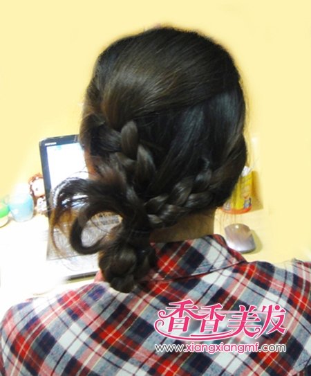 ��ѧ����β��Ů��2012������ʲôͷ��