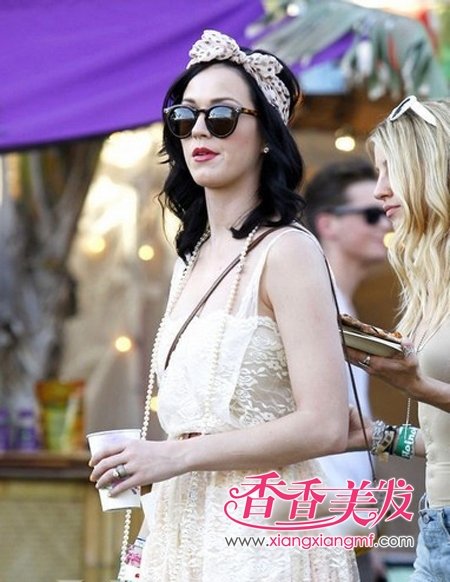 �����Ƿ�����2012�����еķ�����ɫ