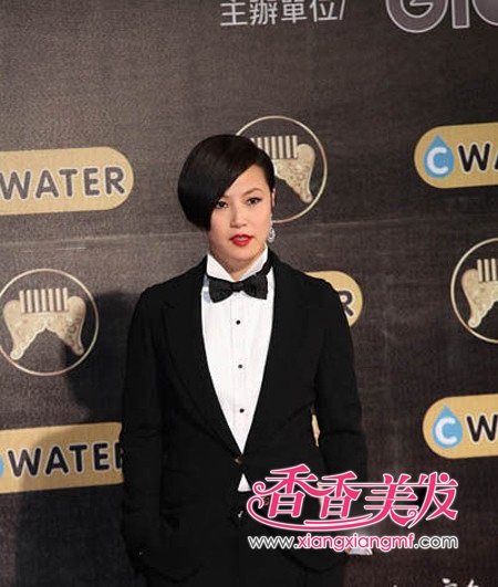 Ů�Ƕ̷���2012���¶̷���ɫ