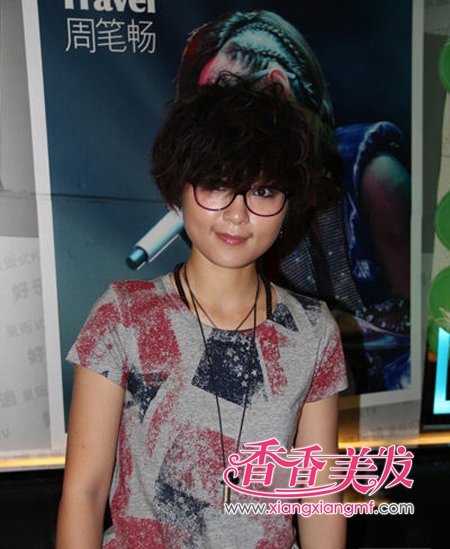 Ů�Ƕ̷���2012���¶̷���ɫ