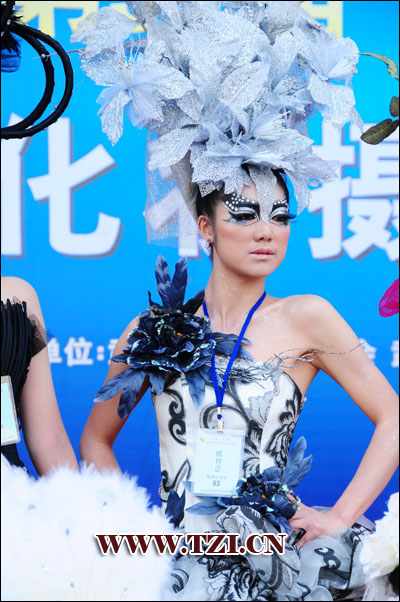 �������緢��