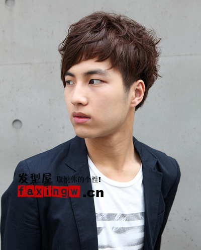 2012�������е�ͷ����ɫ�Ǻ�ɫ