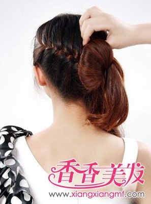 ���ճ������������������� Ů����ͷ������ͼ��