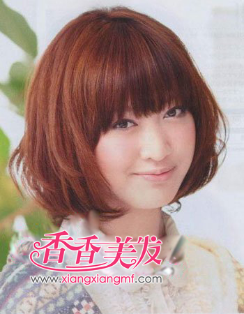 怎样打造蓬松感梨花头 让你成功吸引众人眼球