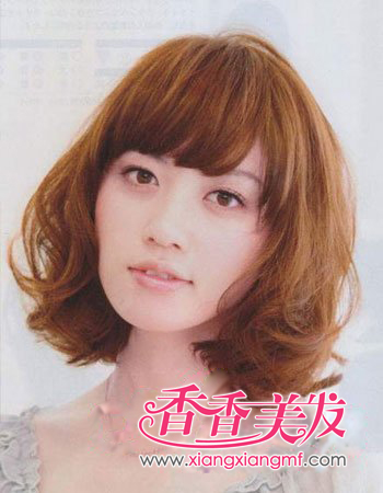 怎样打造蓬松感梨花头 让你成功吸引众人眼球