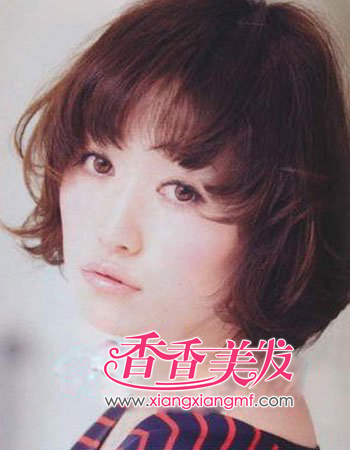 怎样打造蓬松感梨花头 让你成功吸引众人眼球