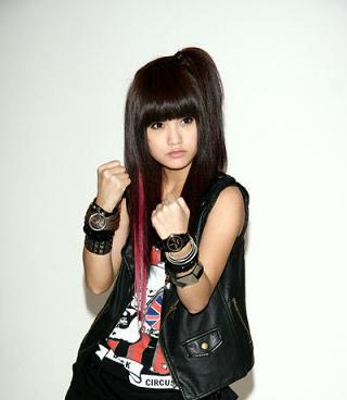 ��������Ů���Ƿ���