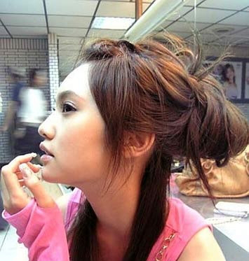 ��������Ů���Ƿ���