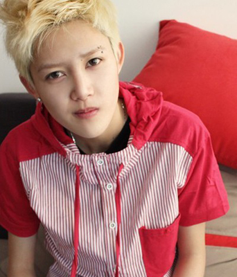 �����䷢����ɫ