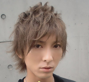 2012�����������е�ͷ����ɫ