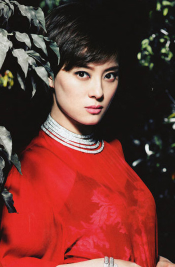 ����������Ů�����ο������ �����ӭ����