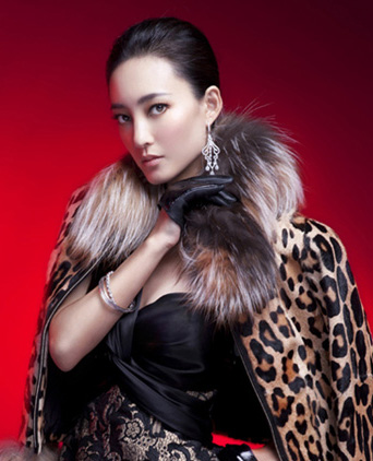 ����������Ů�����ο������ �����ӭ����