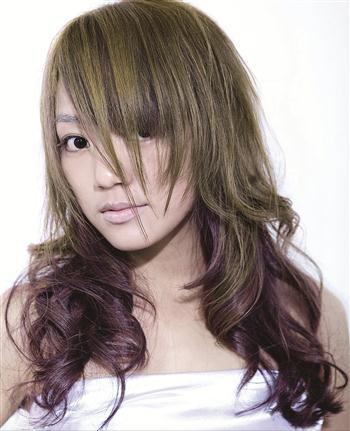 Ů�������滨ͷȾʲô��ɫ�ÿ�