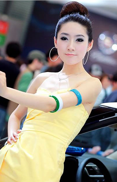 Ů����ֱ����ô���̻���ͷ��ÿ�