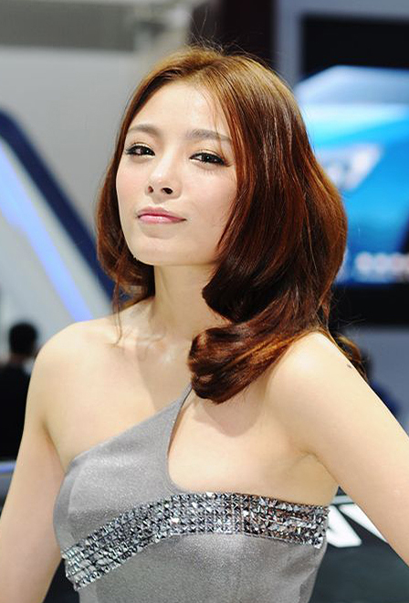 ��Ů���ʺ���Щ�滨ͷ��ʽ