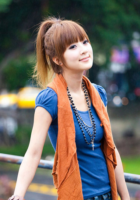 ��ת����У԰ ��ʽŮѧ����������